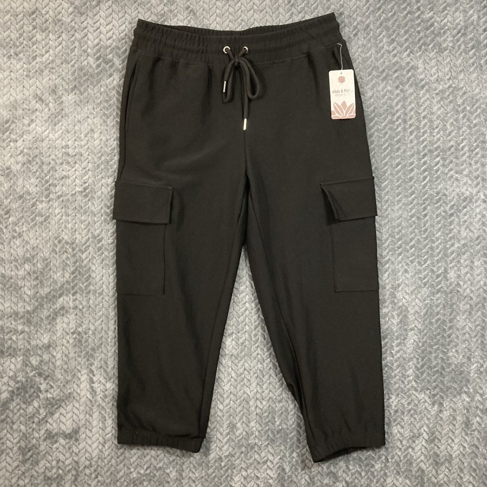 Ebb & Flow Athleisure Capri Joggers Women's M Black Relaxed Fit Pockets NWT New